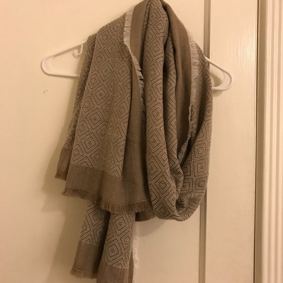 Halogen Scarf - Picture 2 of 4